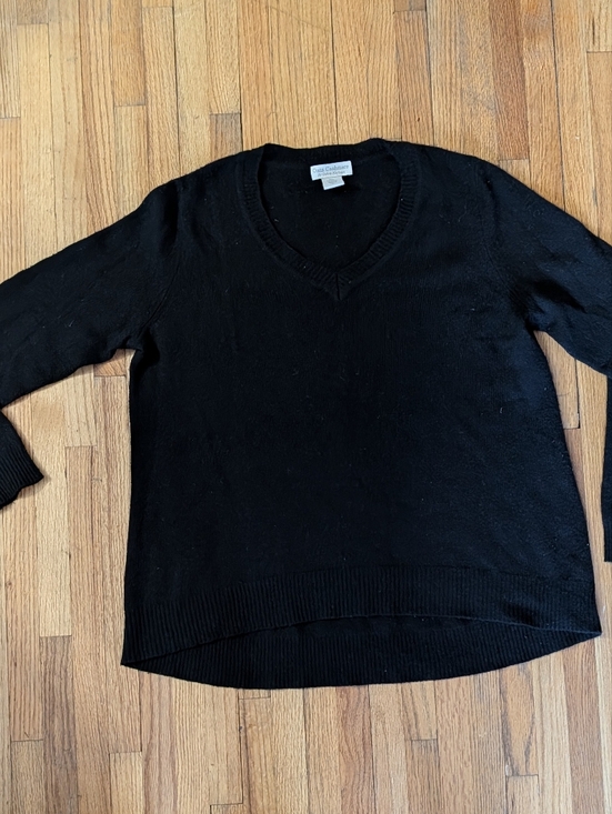 Tops - Oats Cashmere Black V-Neck Sweater